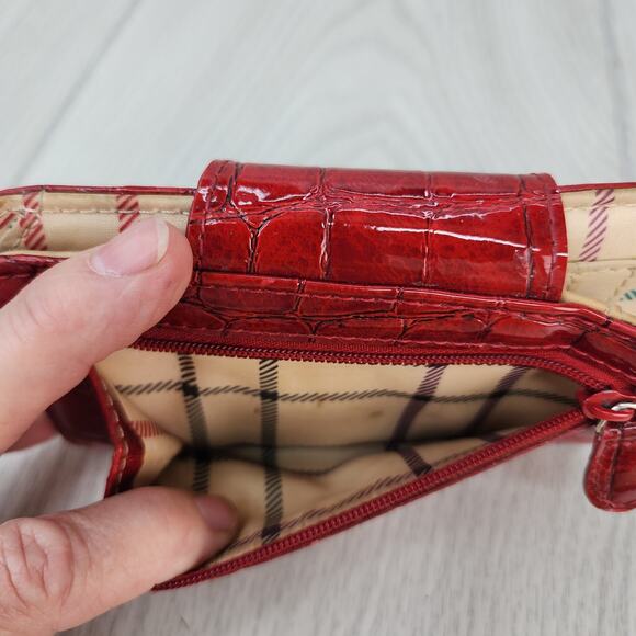 Liz Claiborne Red Trifold Wallet 6x3 Polyvinyl Clutch Billfold Read Flaws Vtg ? - Picture 4 of 12